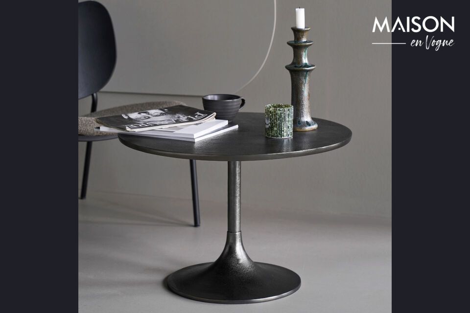 Elegance and modernity with this black aluminum coffee table.