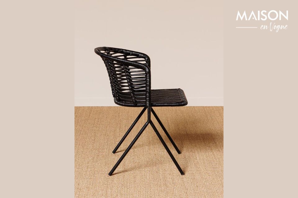 Made from rattan, this chair combines durability and lightness, making it easy to move and store