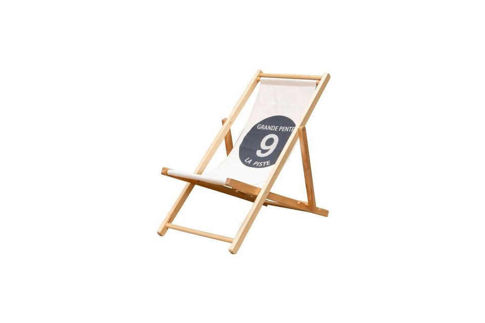 The thoughtful design of this garden chair offers a perfect balance between functionality and