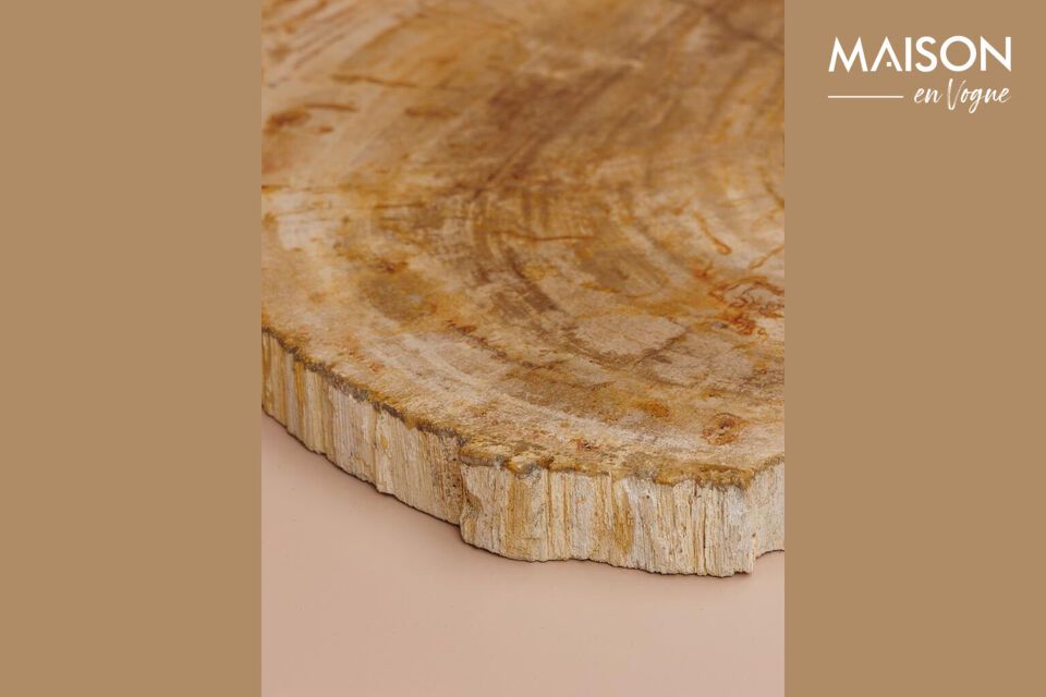 Discover the refined simplicity of our light wood cutting board