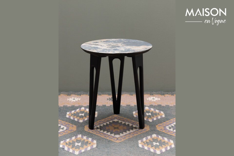 Acacia side table for all interiors.