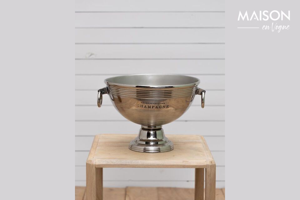 Discover functional elegance with our silver-colored aluminum ice bucket