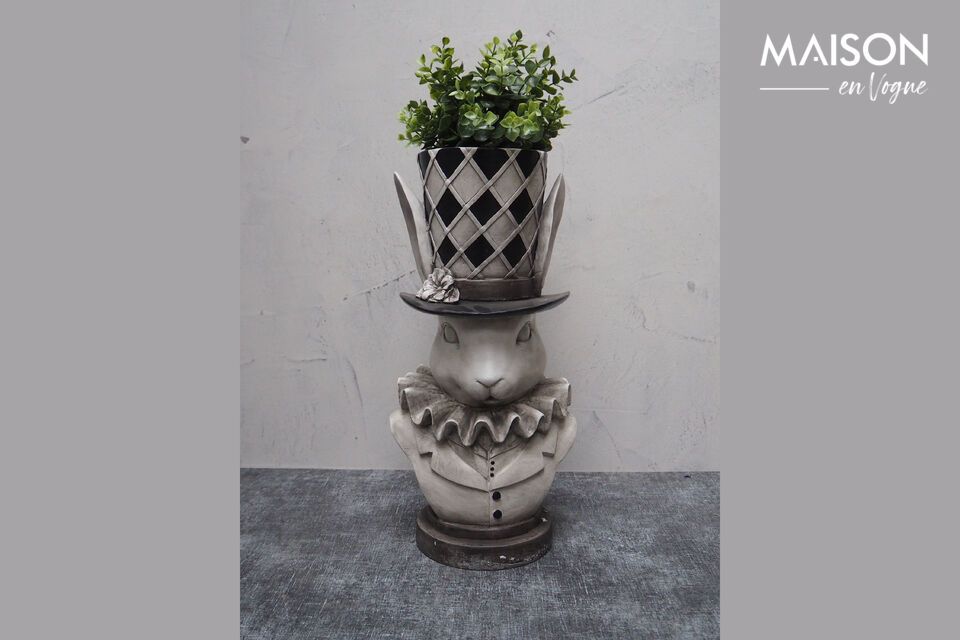 Elegance and durability for your plants, in resin grey.