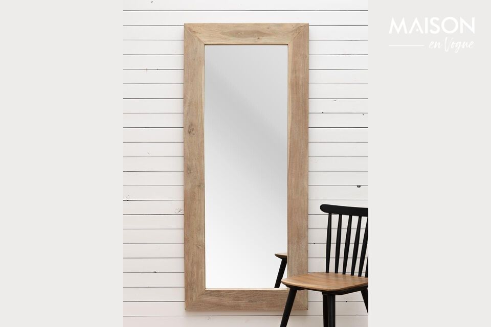 Natural elegance and practicality with the mango wood mirror.