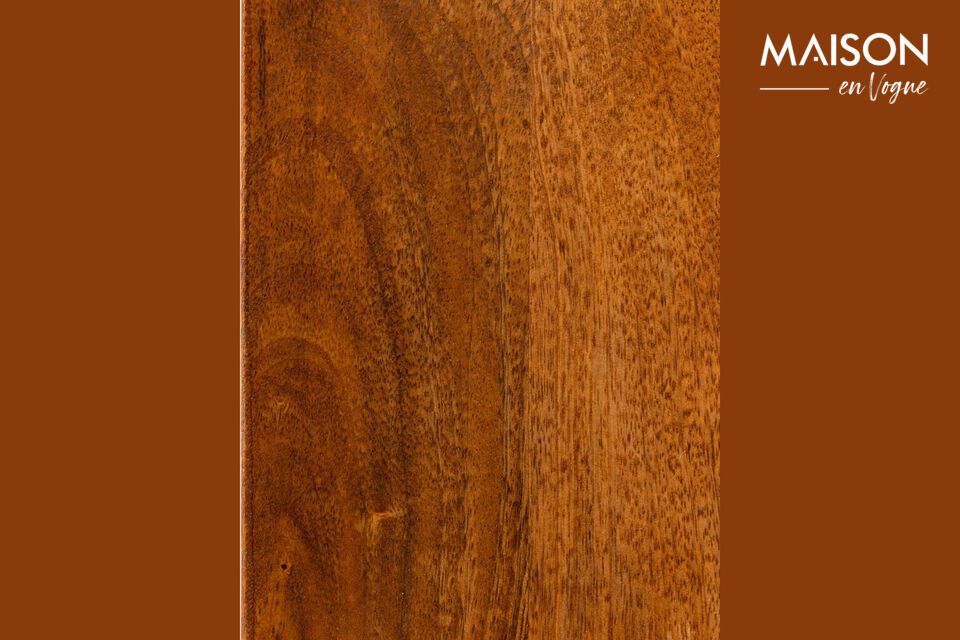 The deep brown color and quality mango wood not only ensure exceptional durability