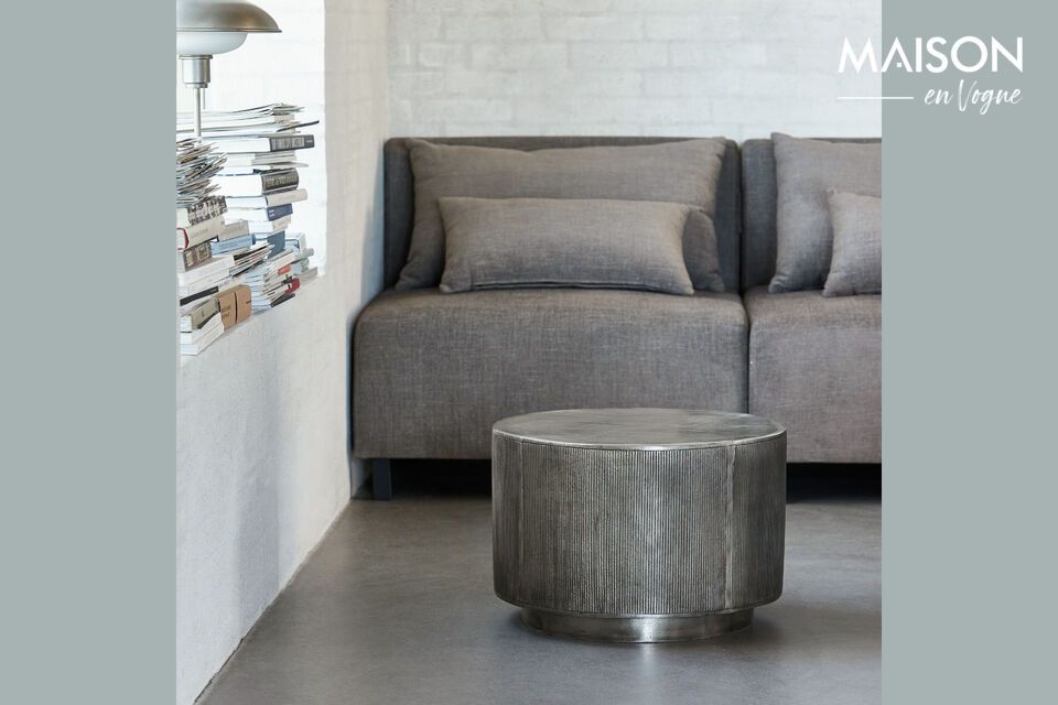 Elegance and functionality with our aluminum coffee table.