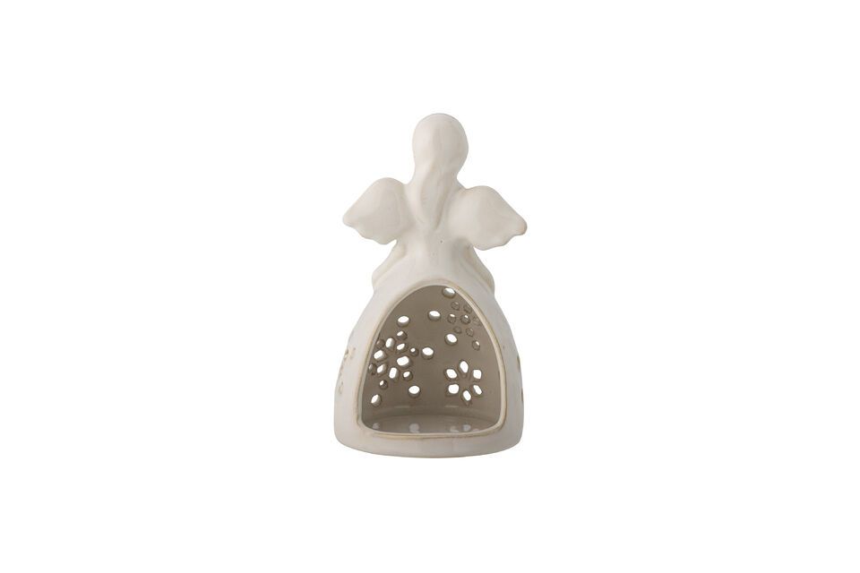 Every finely crafted detail of this candle jar is designed to enhance the diffusion of light