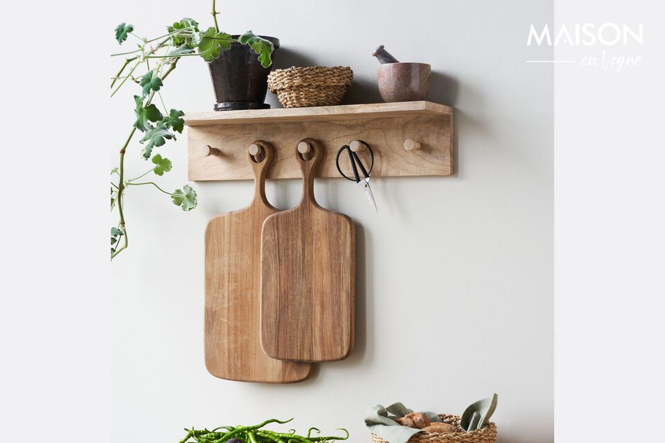 Elegance and practicality with this natural mango wood coat rack.