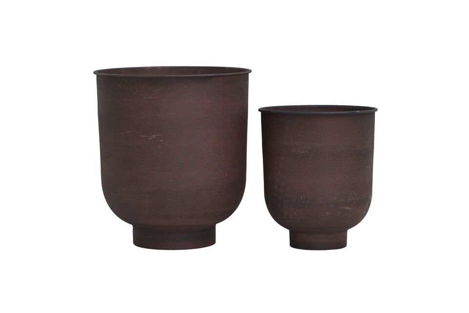 Set of 2 burgundy Vig metal planters House Doctor