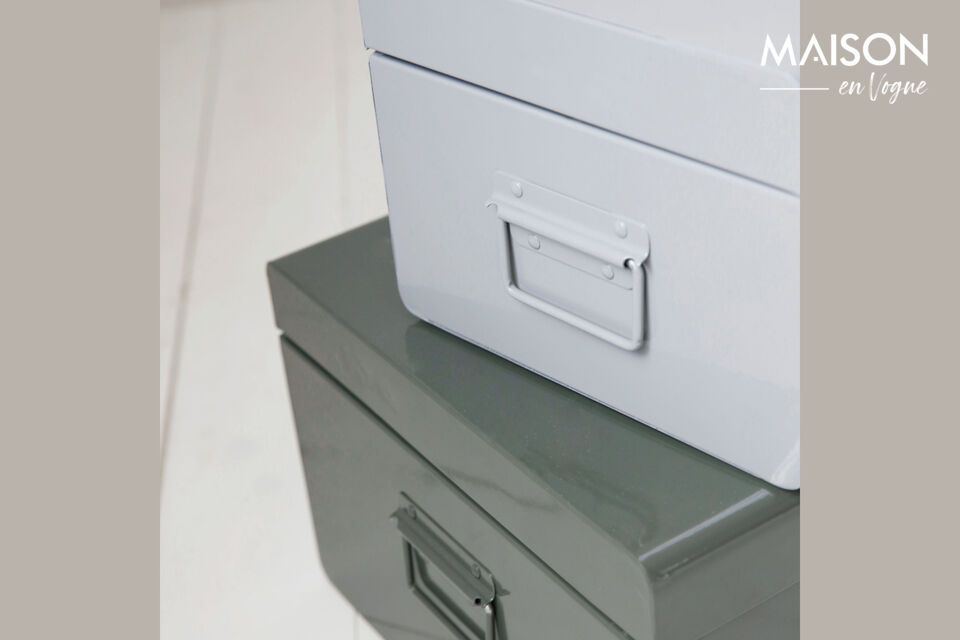 Discover sturdiness combined with elegance with our iron box in shades of gray and green