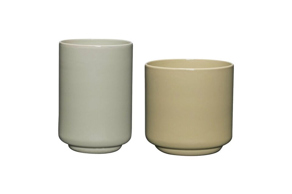 This set of 2 pot covers from the Deux series in shades of light green and sand