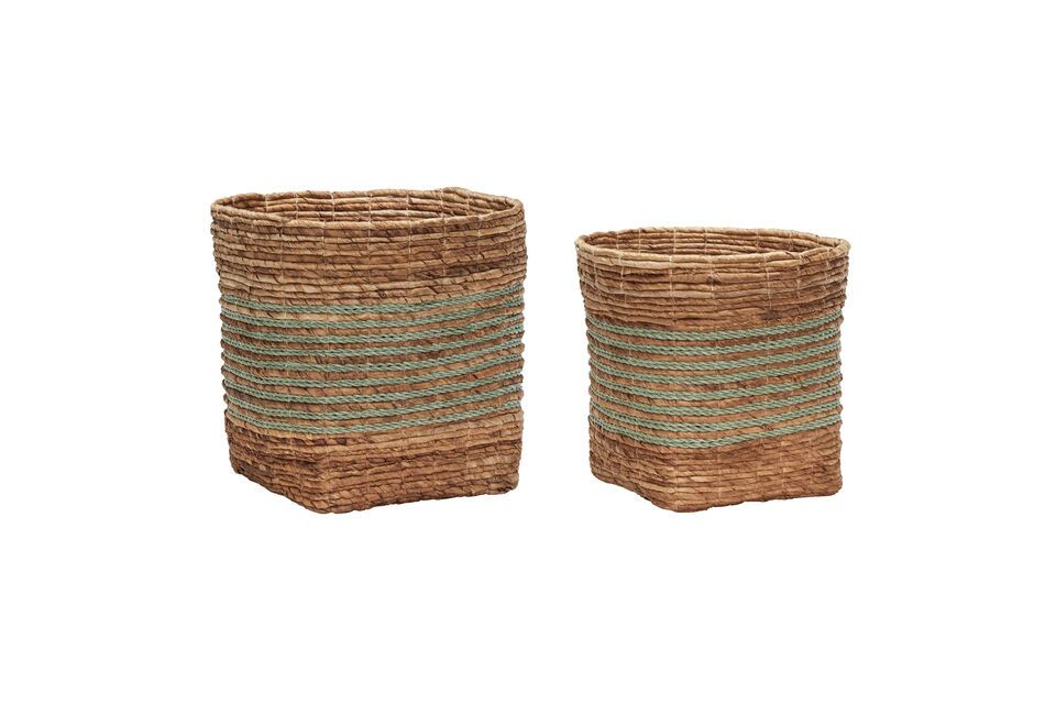 The set of 2 Reveal baskets in mint and natural brings a breath of fresh air to your home