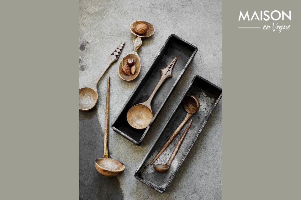 Discover the authentic charm of mango wood with our Set of 2 Tribo carved light wood salad spoons