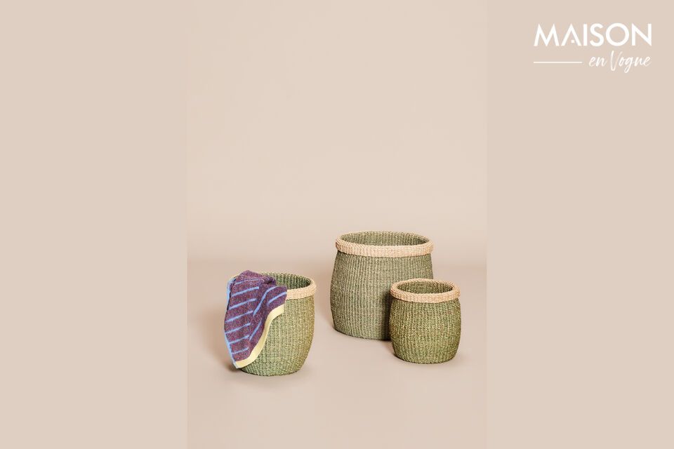 The Moss green natural fiber basket set of 3 brings a touch of freshness and serenity to your living