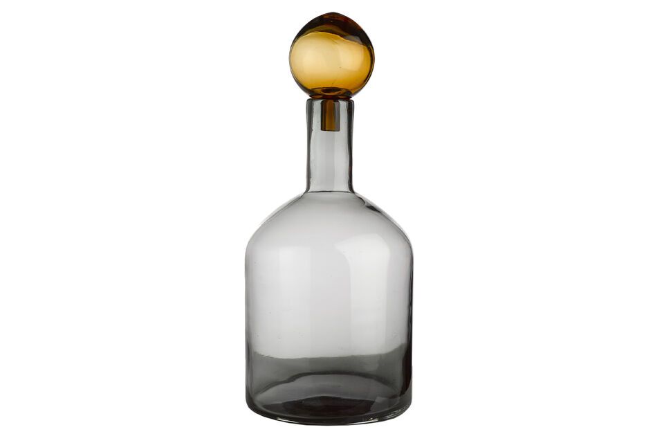 The cognac color of the bottles enriches any setting with a touch of warmth and sophistication