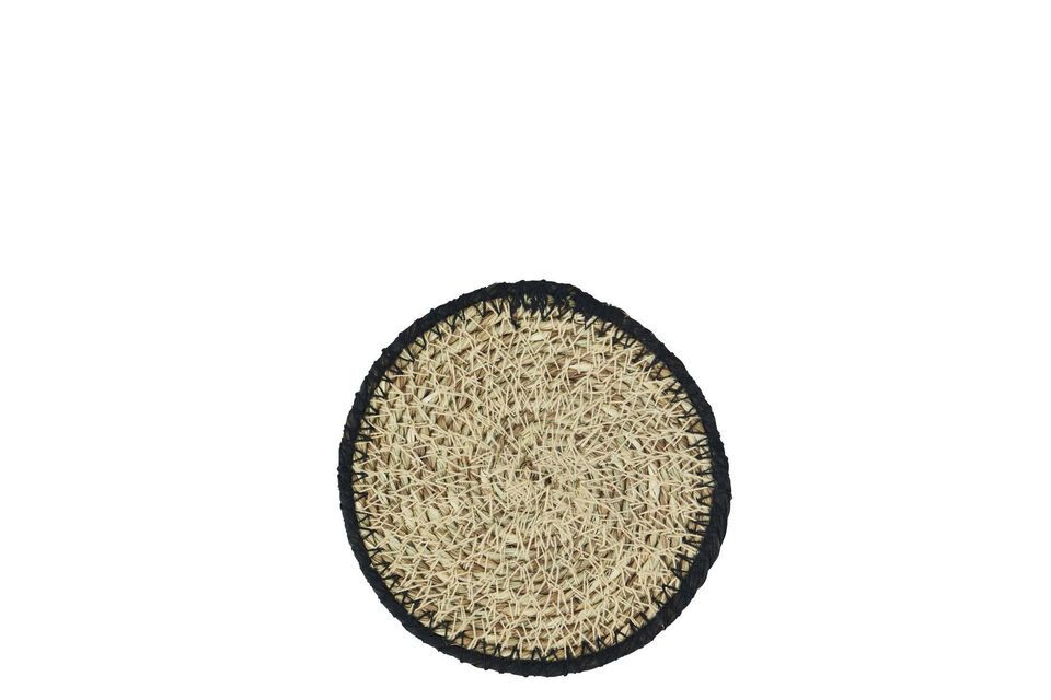 Bring a natural touch to your table with the Hocean set of 6 seagrass trivets