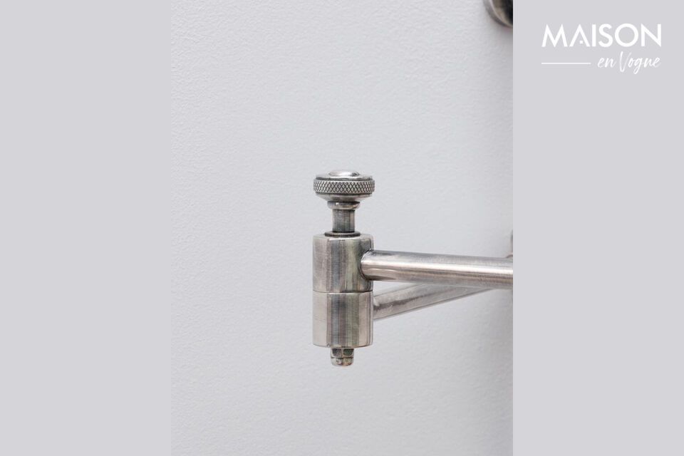 Discover the elegance and finesse of our wall sconce