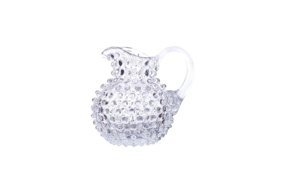 Enhance every moment at the table with this elegant decanter.