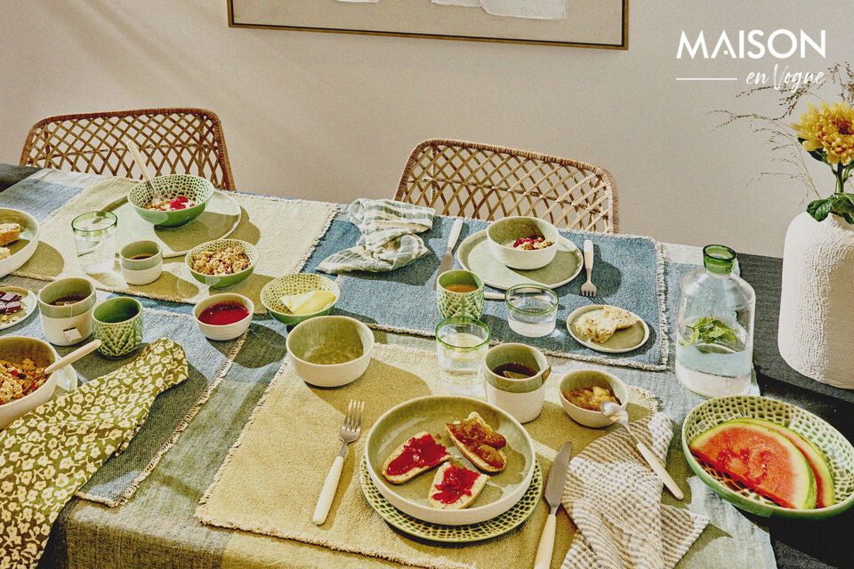 Its soft, soothing celadon color will add a touch of serenity to your table