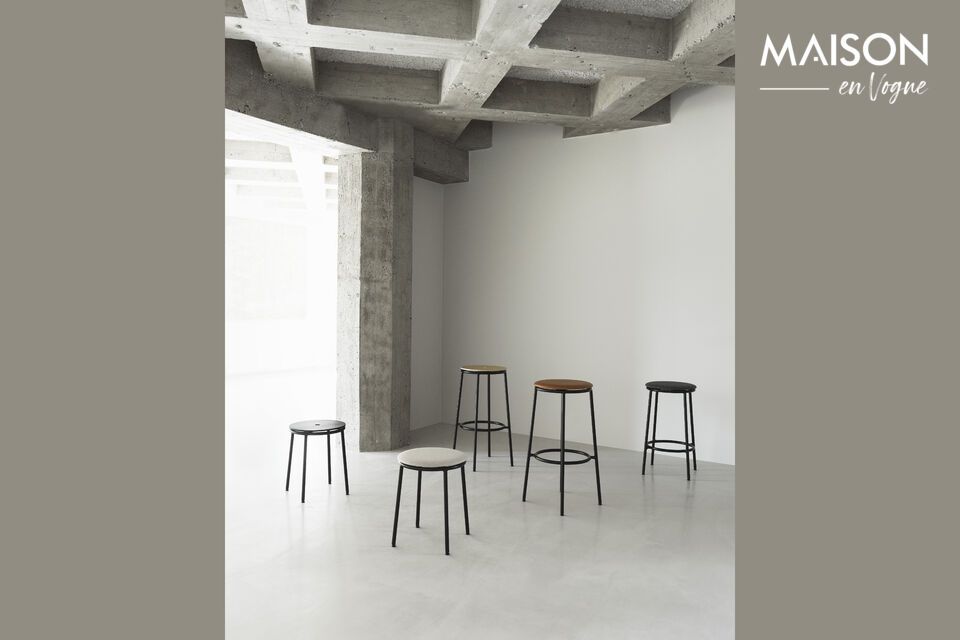 As implied by its name, circles are a recurring element in the design of the stool series