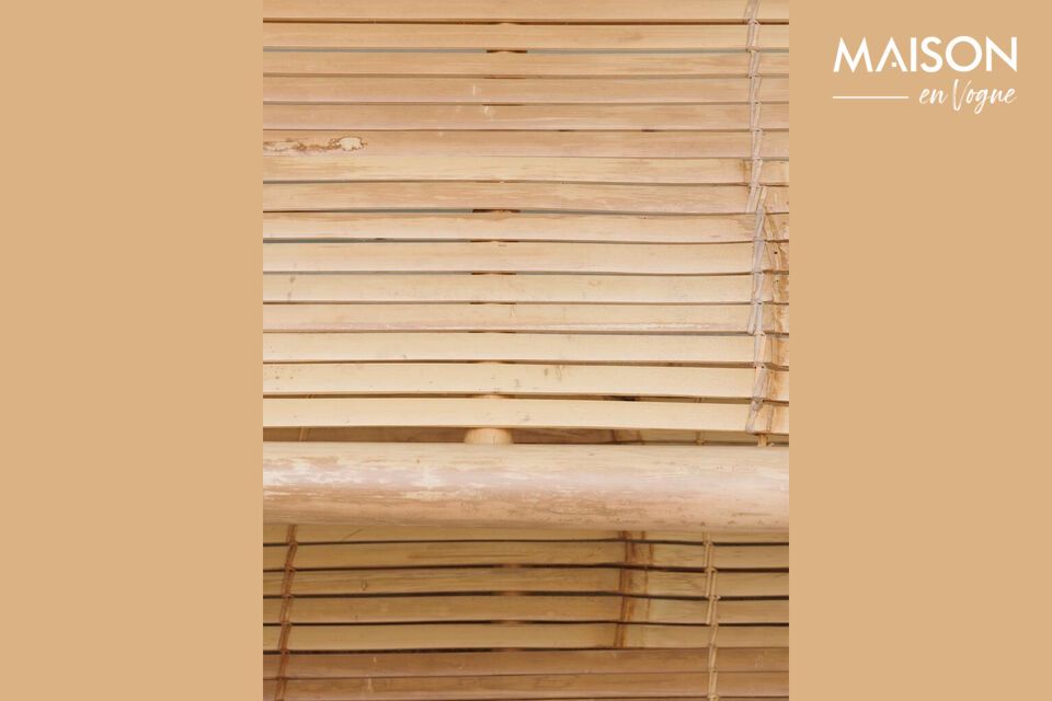 Looking for an elegant and practical solution to store your belongings? The 140 cm long Beige Bamboo