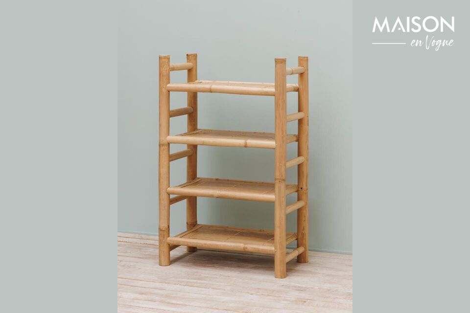 Sublimate your decor with a bamboo shelf that's both chic and practical.