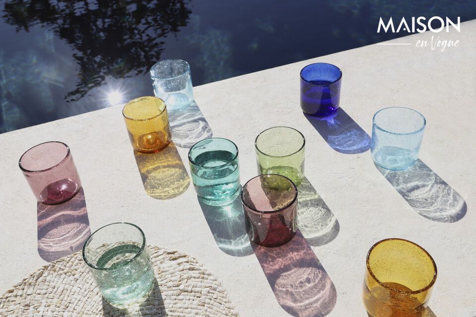 Lightweight and sturdy, this glass is also a sustainable choice for responsible consumption