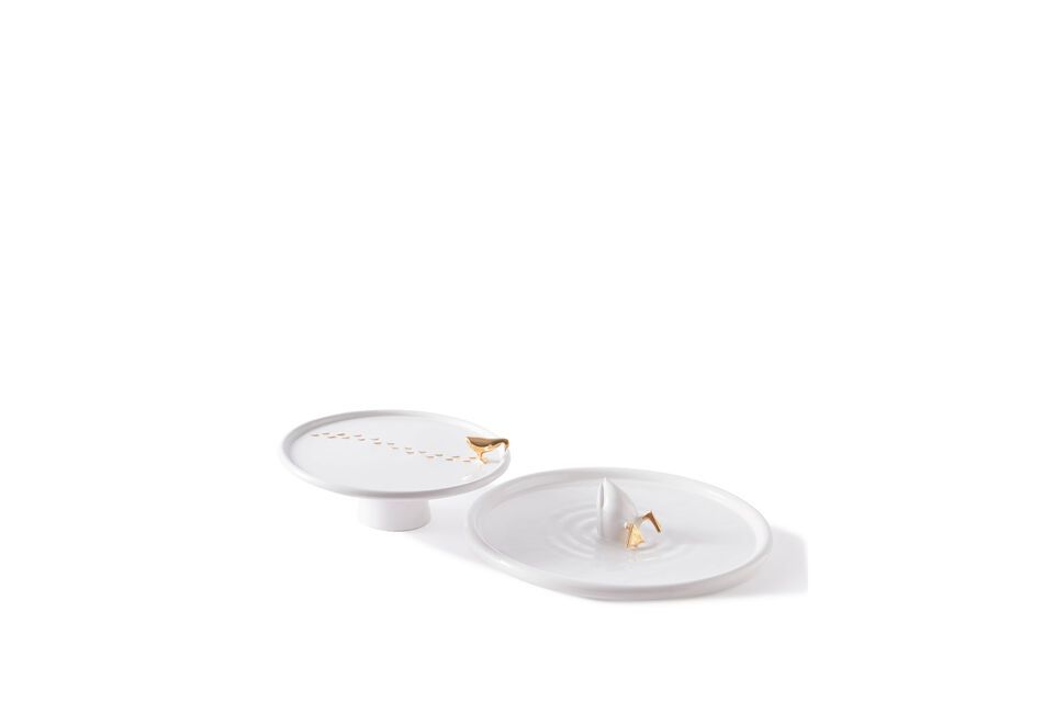 Discover the timeless elegance of our golden stoneware tray