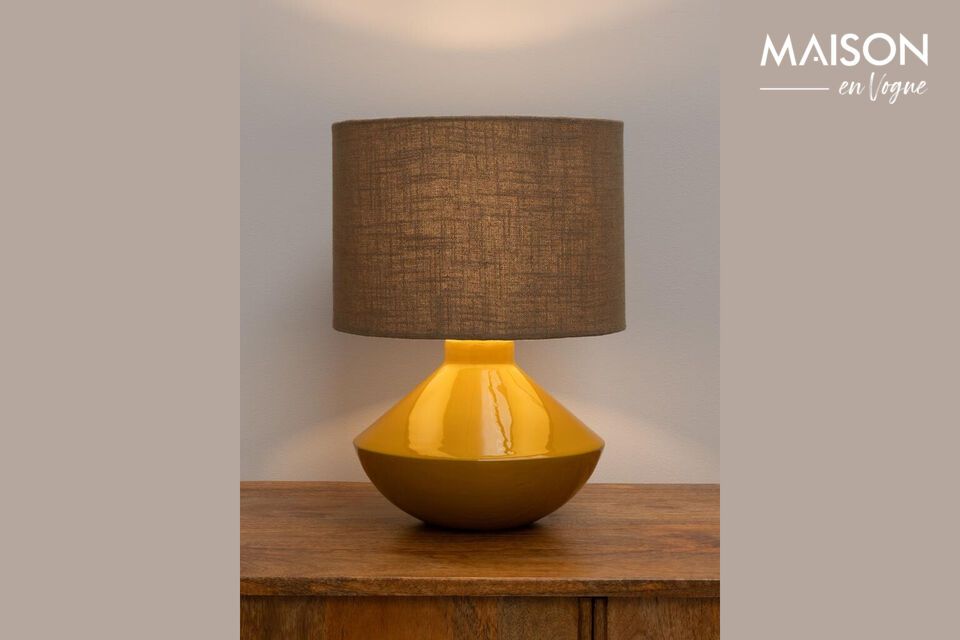 Discover the elegant simplicity of our table lamp