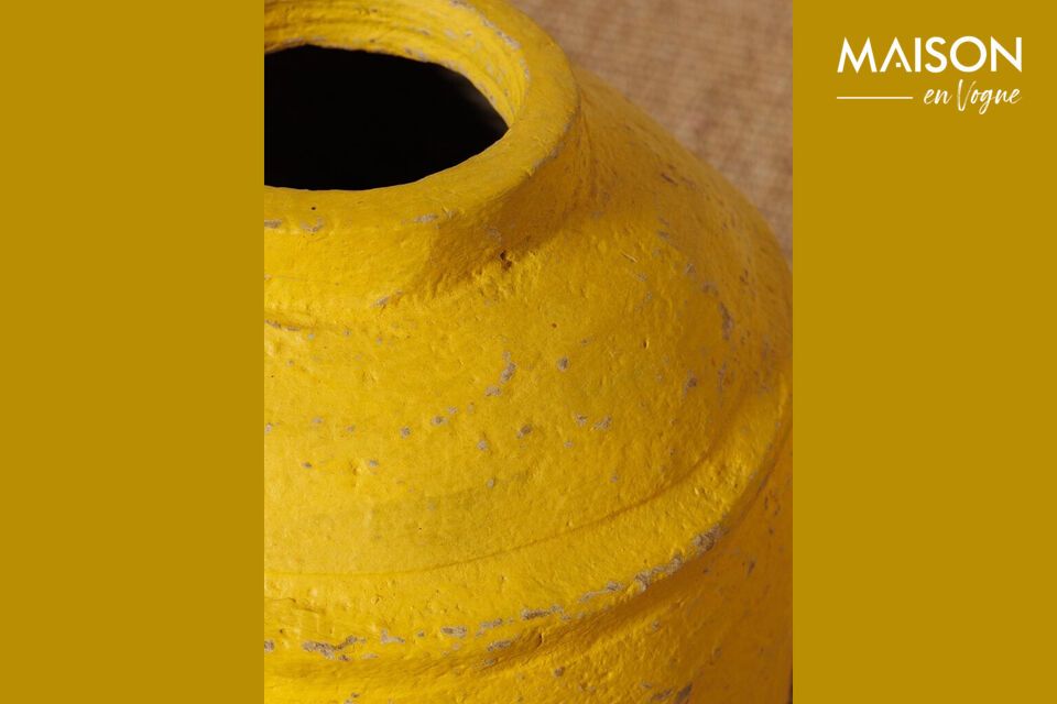 Discover the subtle elegance of the paper mache pot