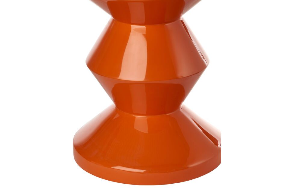 Made of lacquered polyester, the Zig Zag Orange Polyester Side Table is water resistant